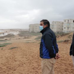 Alcalde de El Tabo llama a mantener distancia prudente en borde costero por marejadas