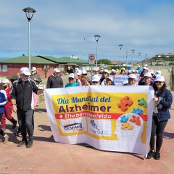 Con una caminata por el borde costero se conmemora Día Internacional del Alzhaimer en El Tabo